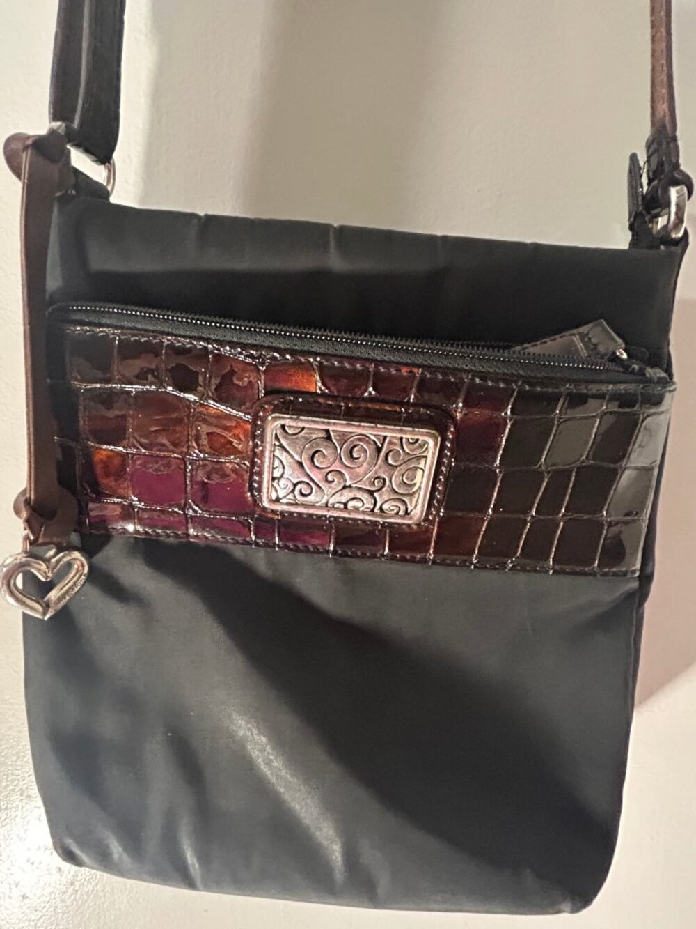 Y2K Brighton Black Nylon Crossbody Bag Brown Croc Embossed Trim Heart Charm